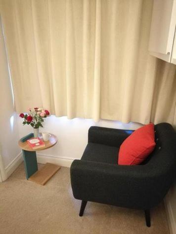 Lovet Homestay Londra Exterior foto